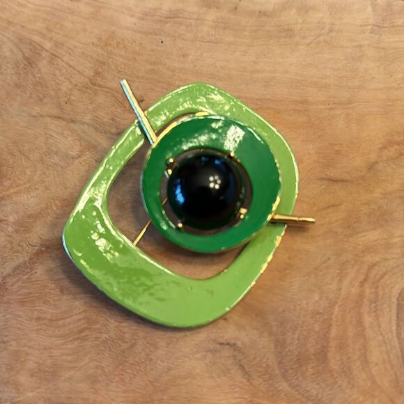 MCM Enamel Brooch - Picture 4 of 7